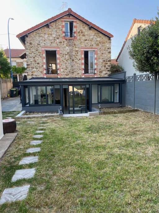 Appartement entier, One-Bedroom Apartment in Choisy-le-Roi, Val-de-Marne