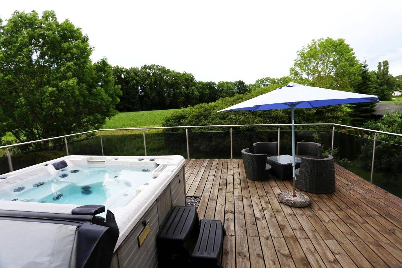 Villa with Pool - Leon's Holiday Homes in Aargau-Basel