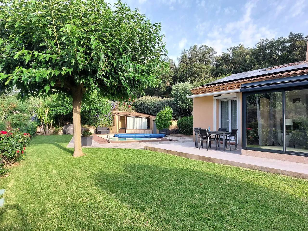 Villa pour 6 personnes avec piscine, à deux pas du Golf de Valcros, à La Londe-Les-Maures in La Londe-les-Maures, Côte méditerranéenne (France)
