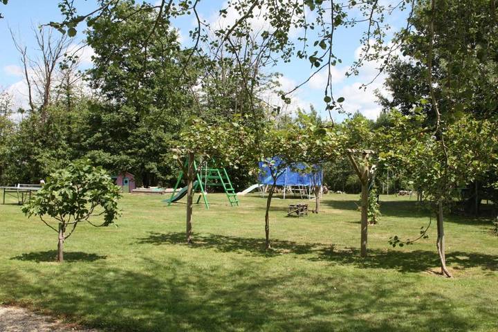 Parc de vacances pour 7 personnes, avec Balcon et Terrasse ainsi que Jardin et Piscine en Dordogne - 4