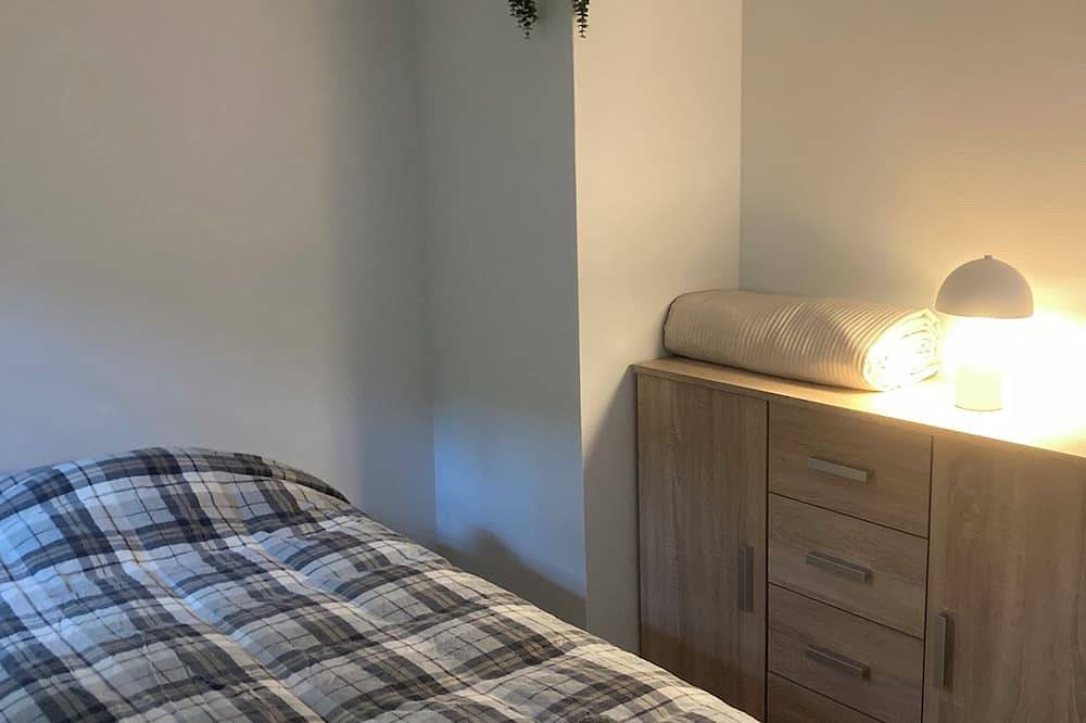 Waterfront house in Bengtsfors 2.5 km from stores and trailer ramp in Bengtsfors, Dalsland