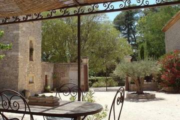 Château pour 2 personnes, avec piscine dans le Gard