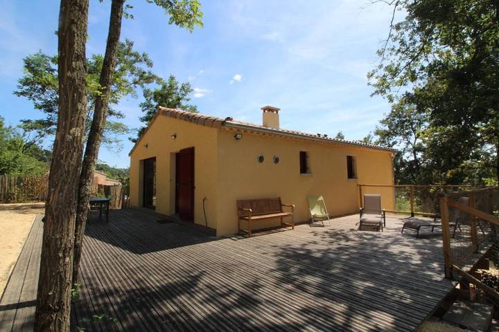 Location de vacances pour 5 personnes, avec jardin ainsi que piscine et vue à Rosières (Ardèche) - 3