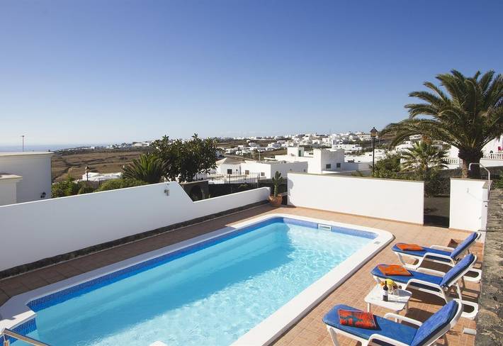 Villa "Casa McElroy" mit Meer- und Bergblick, privatem Pool, Klimaanlage und WLAN Entscheidende Info in Tías, Lanzarote