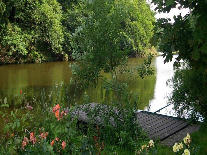 Hotel für 3 Personen, mit Ausblick und Garten sowie Terrasse und Seeblick im Saarland - 3