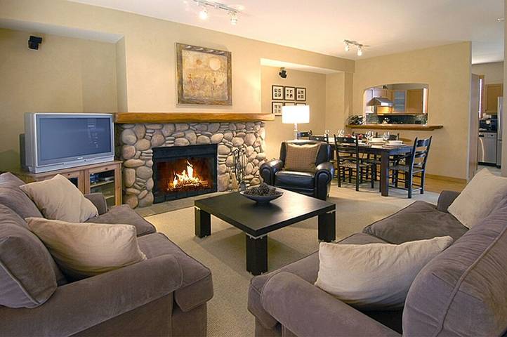 Vacation rental for 8 people, with garden and hot tub in Whistler