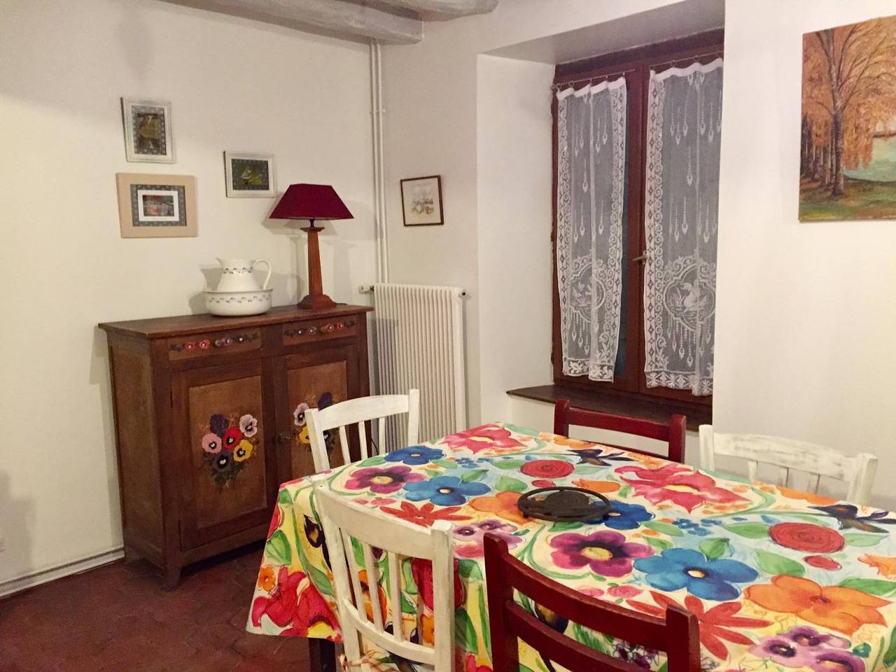 La Casa des Trois Pignons. in Noisy-sur-École, Seine-et-Marne