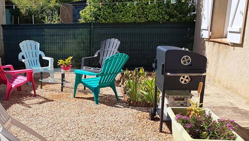 Gîte pour 5 personnes, avec jardin à Volx - 3