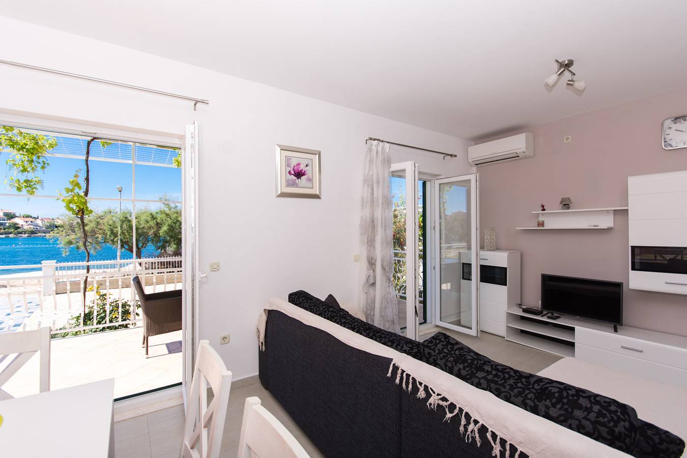 Cały apartament, New Beach 4 Star Luxury Apartment 2 Bedrooms 2 Bathrooms, Free Boat Berth in Seget Vranjica, Żupania splicko-dalmatyńska