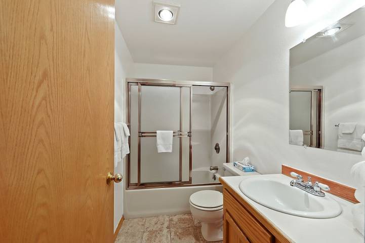 Vacation house for 8 people, with hot tub and terrace as well as pool in Oregon