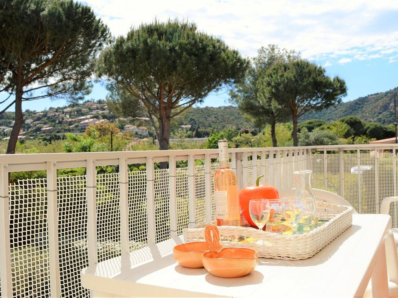 Appartement entier, Appartement 2 pièces avec mezzanine et parking, proche plage - Le Lavandou in Le Lavandou, Parc national de Port-Cros