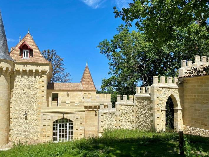 Location de vacances pour 8 personnes, avec jardin et piscine ainsi que vue et sauna, animaux acceptés à Puisseguin - 4
