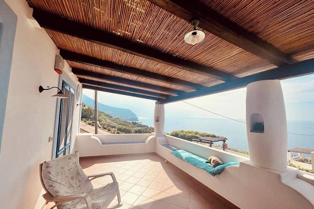 Homerez - Casa a Malfa, vista mare. in Malfa, Salina