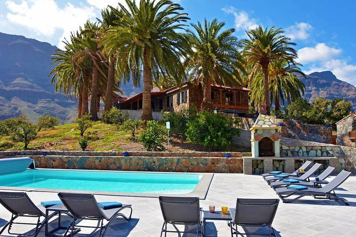 Holiday home for 15 people, with garden and balcony - 1
