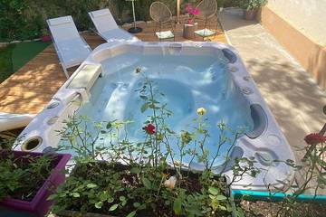 Location de vacances pour 2 personnes, avec jardin et jacuzzi à Draguignan