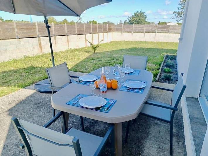 Location de vacances pour 7 personnes, avec jardin à Vairé - 2