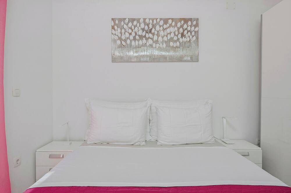 Holiday house \"Sabine pink\" in Pinezici, Krk