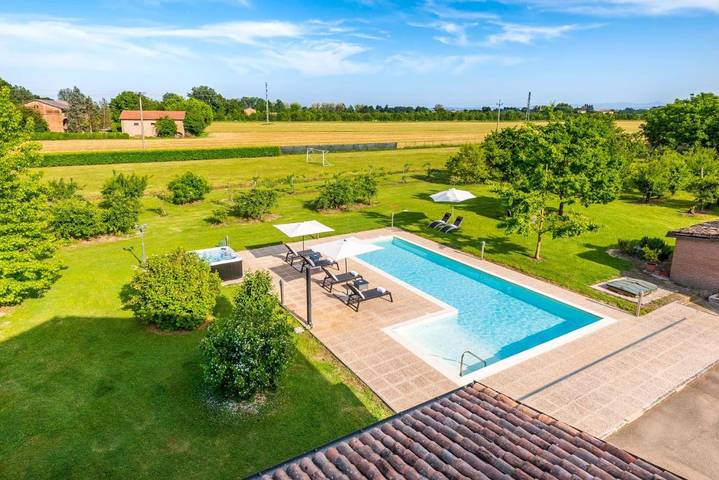 Location de vacances pour 7 personnes, avec piscine ainsi que jardin et vue dans Province de Modène - 2