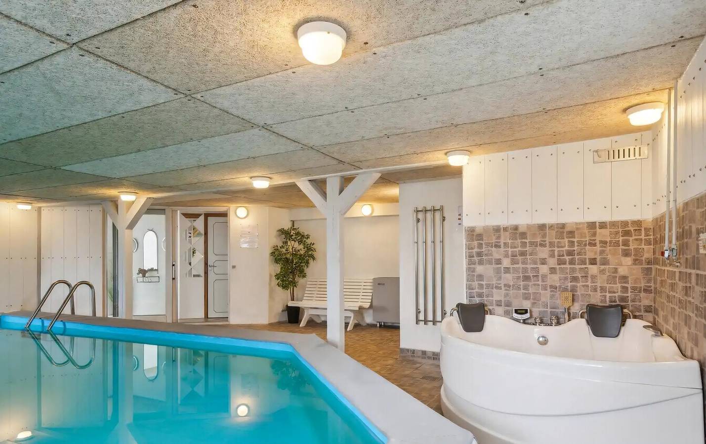 Kinderfreundliches Ferienhaus mit großem Pool in Otterup, Nord Fünen