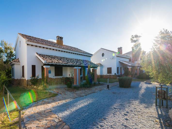 Casa rural para 6 personas, con terraza además de jardín y piscina, Se admiten mascotas en Pozo Alcón