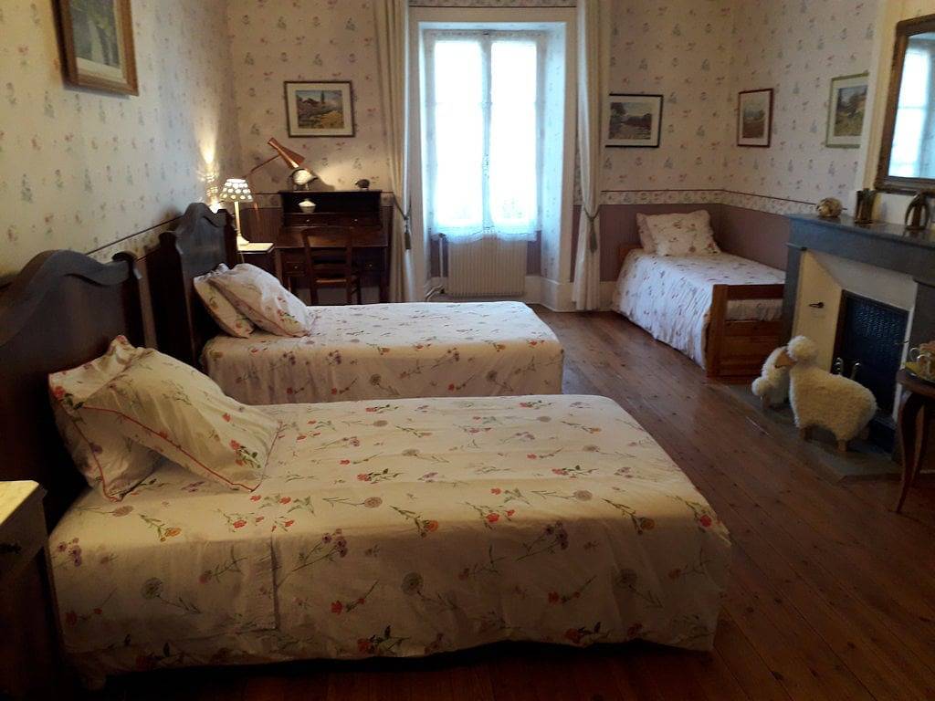 Chambres d'hôtes "Les Péris" - Chambre 1 in Châteaudouble (Drôme), Région de Valence