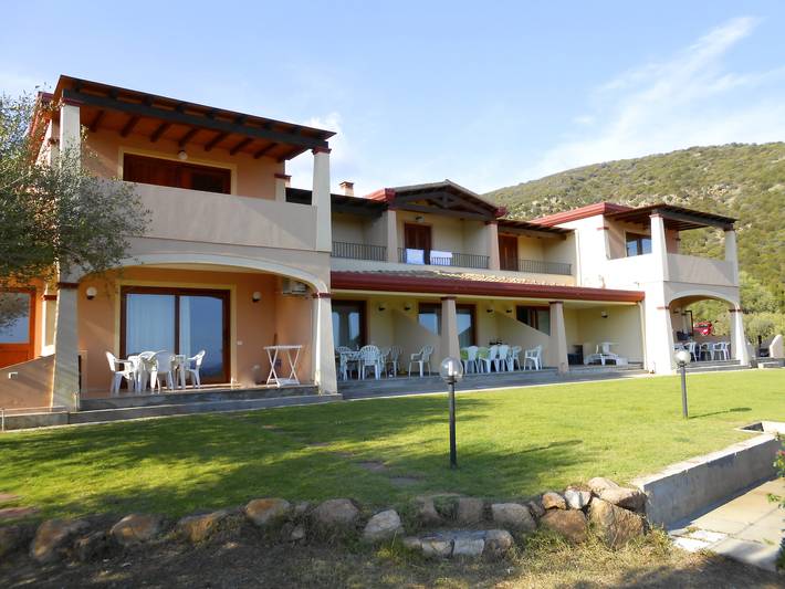 Ferienhaus für 6 Personen, mit Garten und Meerblick sowie Ausblick in Chia