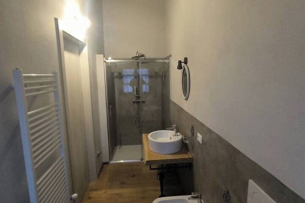 Geheel appartement, Cà Tinola, Apartment with Jacuzzi in Mango , Langhe