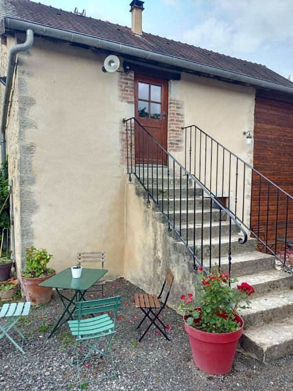 Gîte pour 5 personnes, avec terrasse à Saint-Parize-le-Châtel - 2