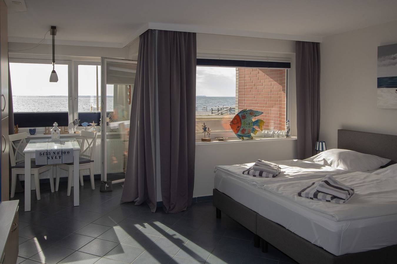 Ganze Wohnung, Modernes Appartment mit Balkon in zentraler Lage mit Blick auf den Oststrand ! in Hörnum, Sylt