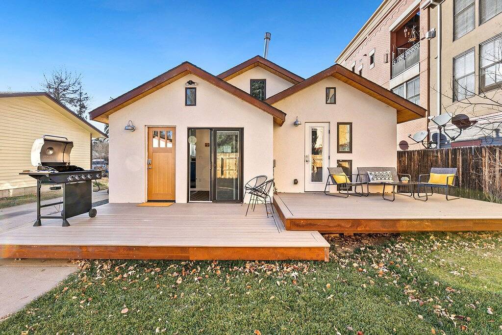 Vibrant Downtown Bungalow – Walk Everywhere! in Fort Collins, Larimer County