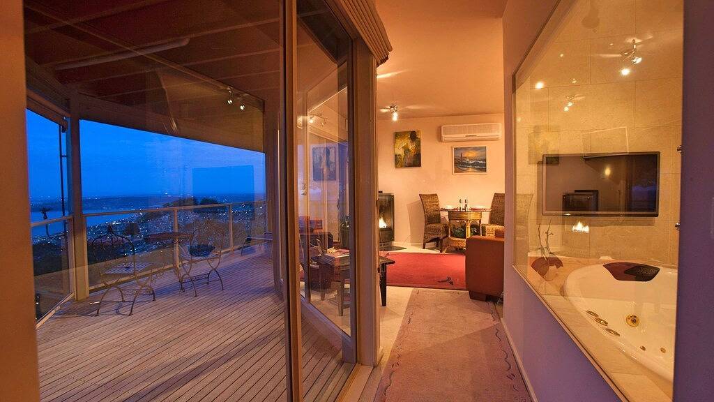 Holiday Apartment for 2 People in Arthurs Seat, Mornington Peninsula