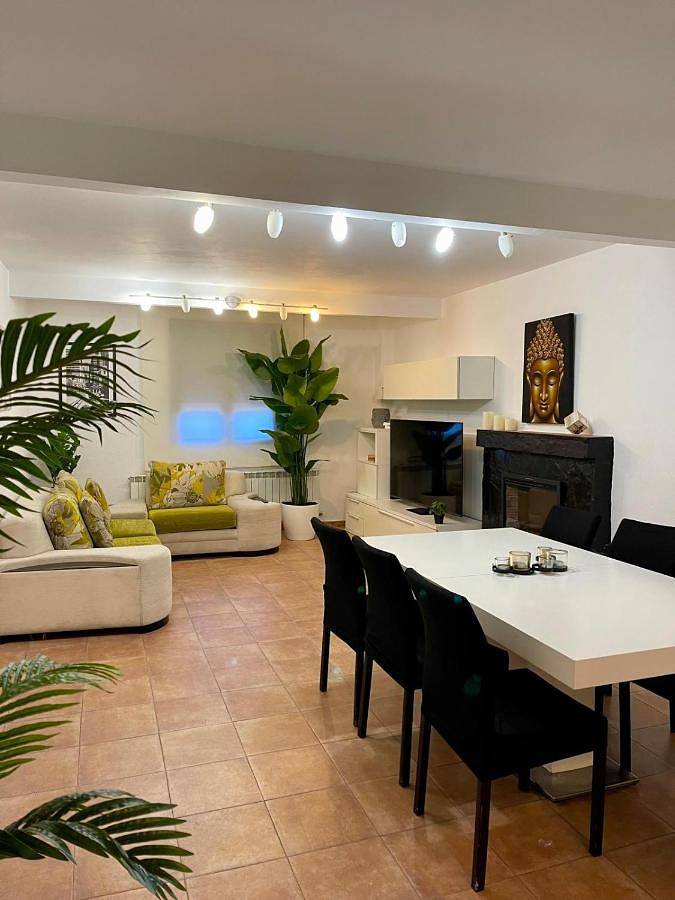 Casa de vacaciones para 6 personas, con jardín, Se admiten mascotas en Tierras del Burgo