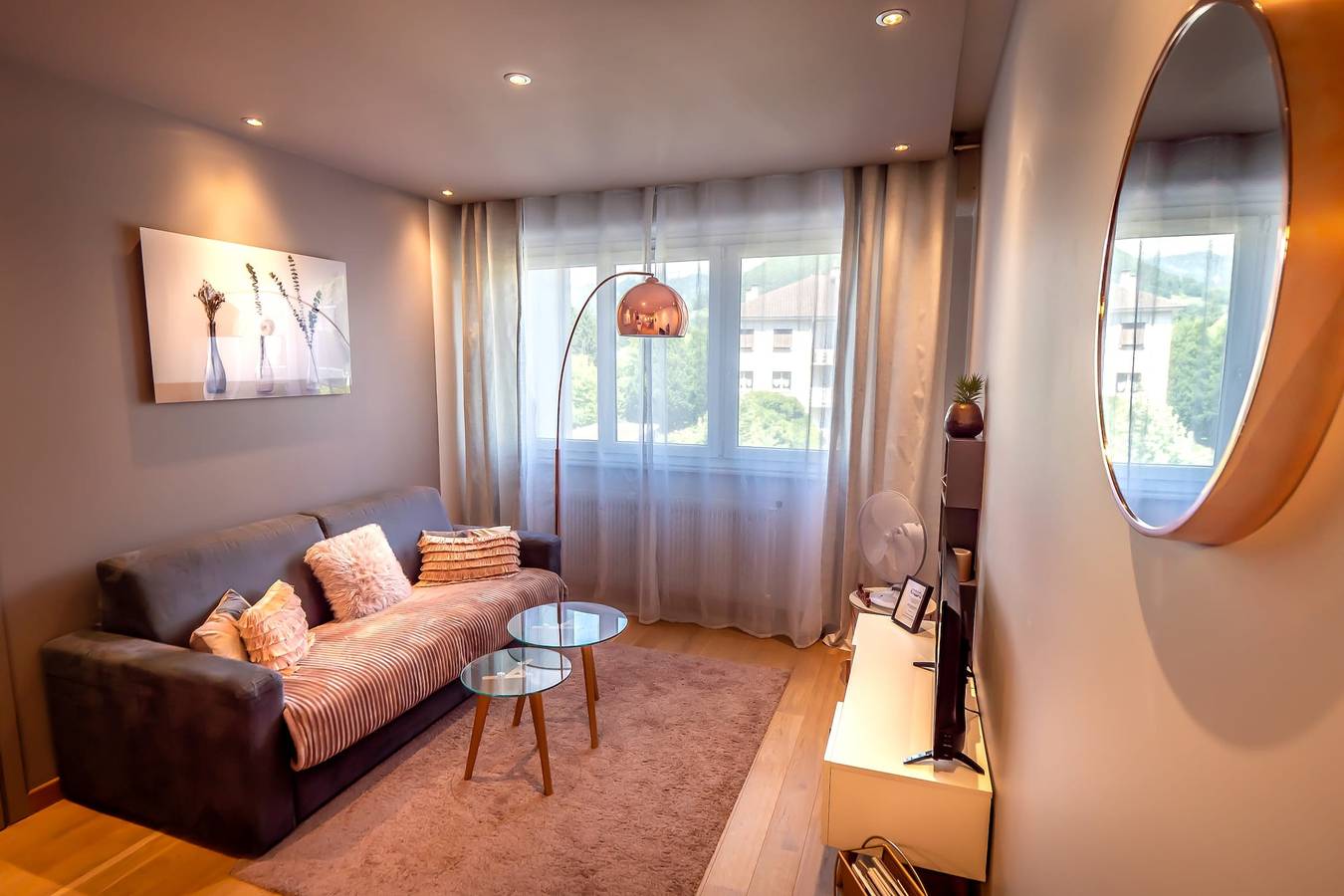 Appartement entier, La Plage d’Albigny - T2 classé 2 étoiles, 100 m du lac + parking in Annecy-le-Vieux, Annecy (commune)