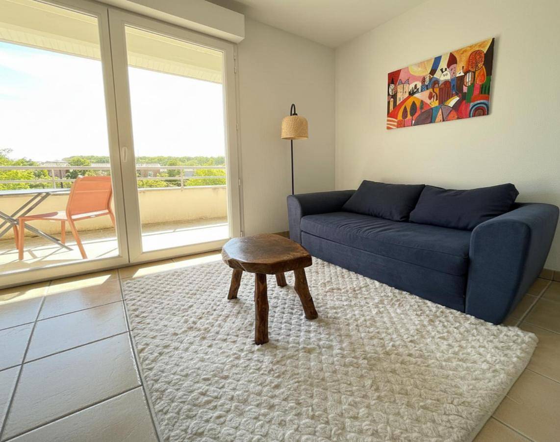 Appartement entier, Appart 3 ou 4 personnes pro&confort - 2 parkings - Espace Carat in L'Isle-d'Espagnac, Charente