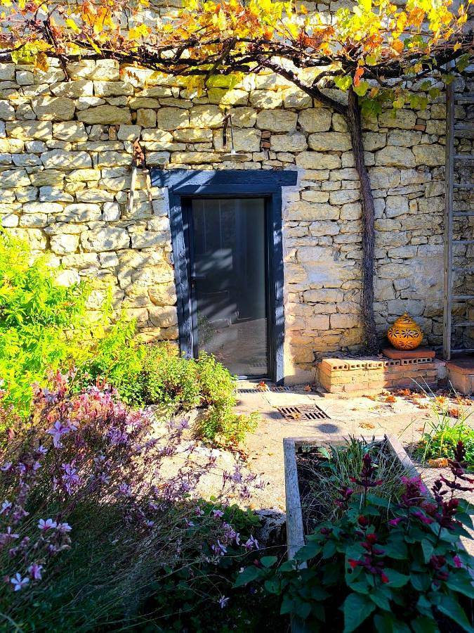 Location de vacances pour 2 personnes, avec jardin à Septfonds - 2