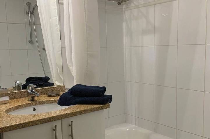 Gîte pour 4 personnes, avec terrasse ainsi que jardin et piscine dans Port du Cros de cagnes - 4