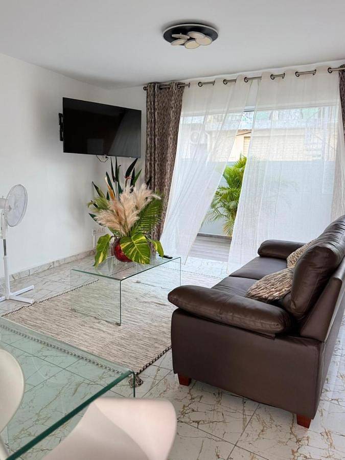 Location de vacances pour 5 personnes, avec vue et jardin dans Plage des Raisins Clairs - 3