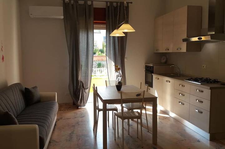 Gîte pour 5 personnes, avec balcon à Spadafora