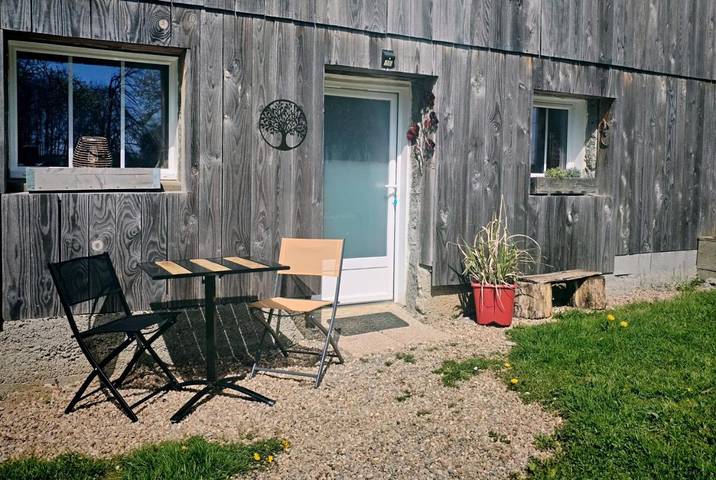 Location de vacances pour 3 personnes, avec jardin et vue à Saint-Vitte-sur-Briance