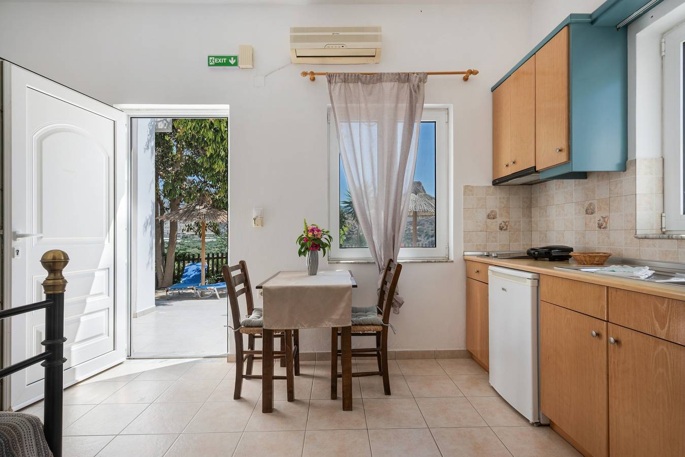 Vakantiewoning "One-Bedroom Kallithea" met zeezicht, 2 gedeelde terrassen & Wi-Fi, foto 6