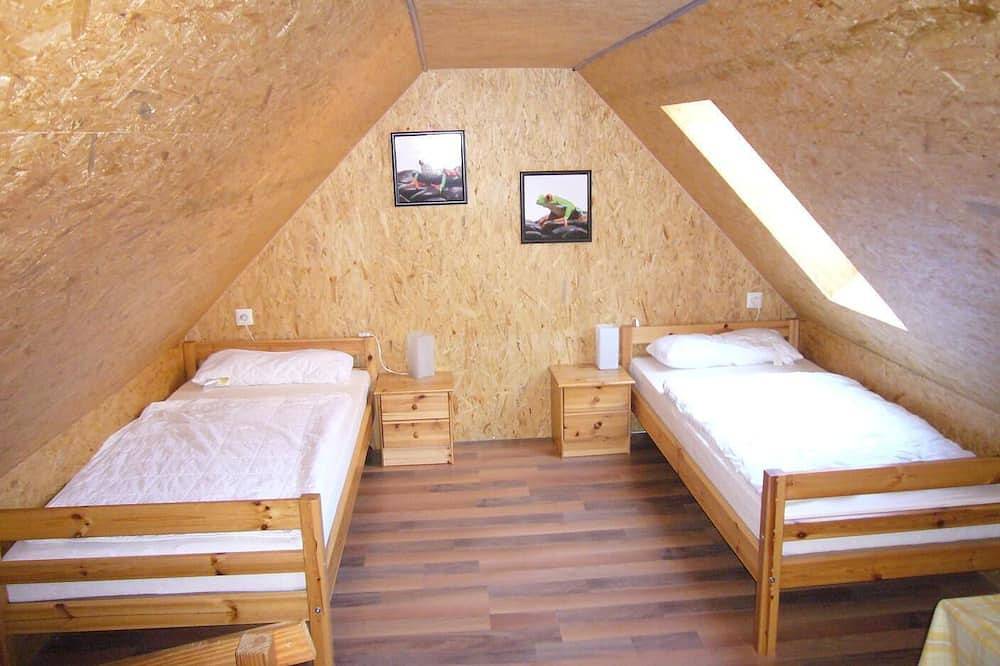 Ganze Wohnung, Für Familien, auch mit Hund, Blick auf den Deich und kurzer Weg zum Strand in Neuharlingersiel, Nordseeküste