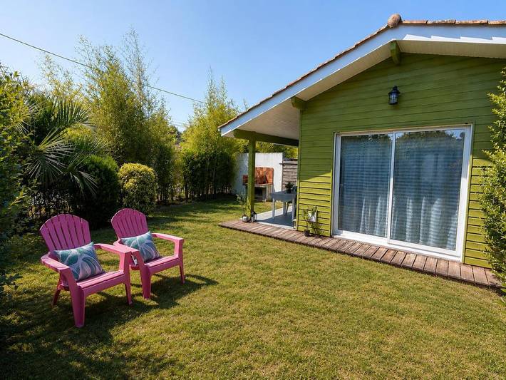 Location de vacances pour 2 personnes, avec Terrasse ainsi que Jardin et Vue à Brach