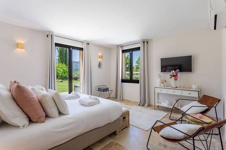 Hervorragende 5 * denkmalgeschützte Villa mit spektakulärer Aussicht in Ménerbes in Ménerbes, Regionaler Naturpark Luberon