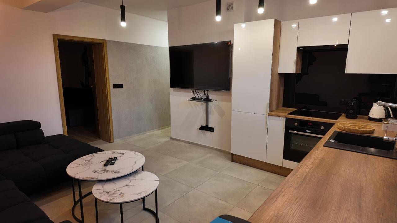 Cały apartament, Two-Bedroom Apartment in Tychy, Śląsk