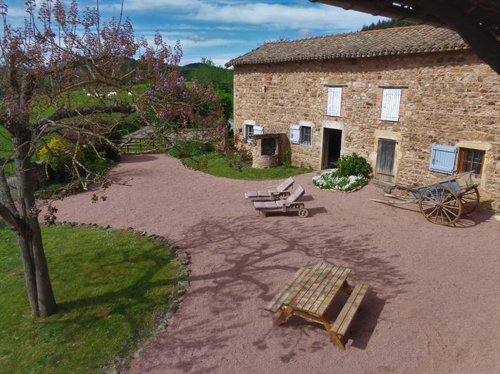 Gîte pour 8 personnes, avec Piscine à Dompierre-les-Ormes