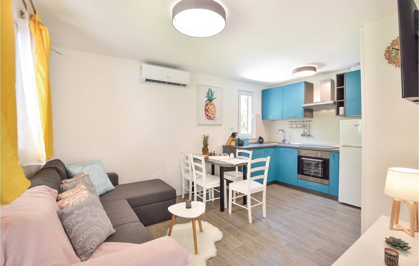 Gemütliche Ferienwohnung mit Terrasse, Küche, WLAN und Parkplatz in Dalmatinisches Zagora