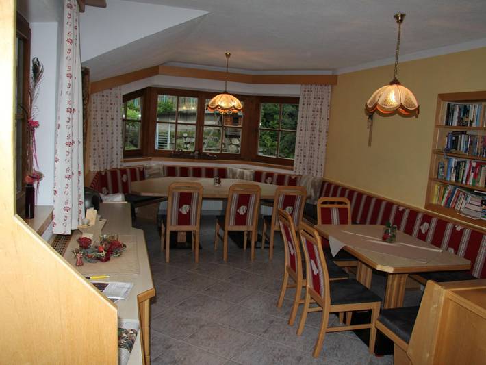 Ferienwohnung für 4 Personen, mit Balkon und Terrasse sowie Garten im Pitztal - 2