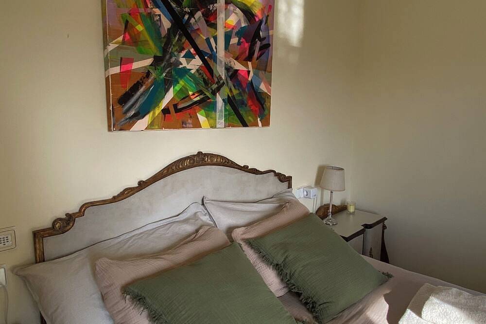 Rustic charm, Olivo Suite with private bathroom and unique views in Alzira, Valencia Provincie