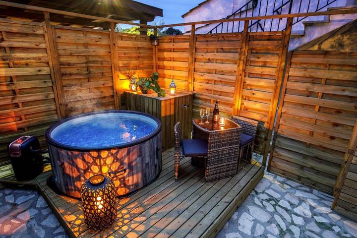 Appartamento vacanze per 2 persone, con giardino e piscina nonché idromassaggio, con animali domestici - 1