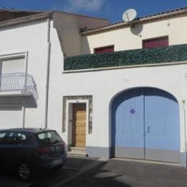 Location de vacances pour 6 personnes, avec balcon ainsi que jacuzzi et piscine à Saint-Julien-d'Asse